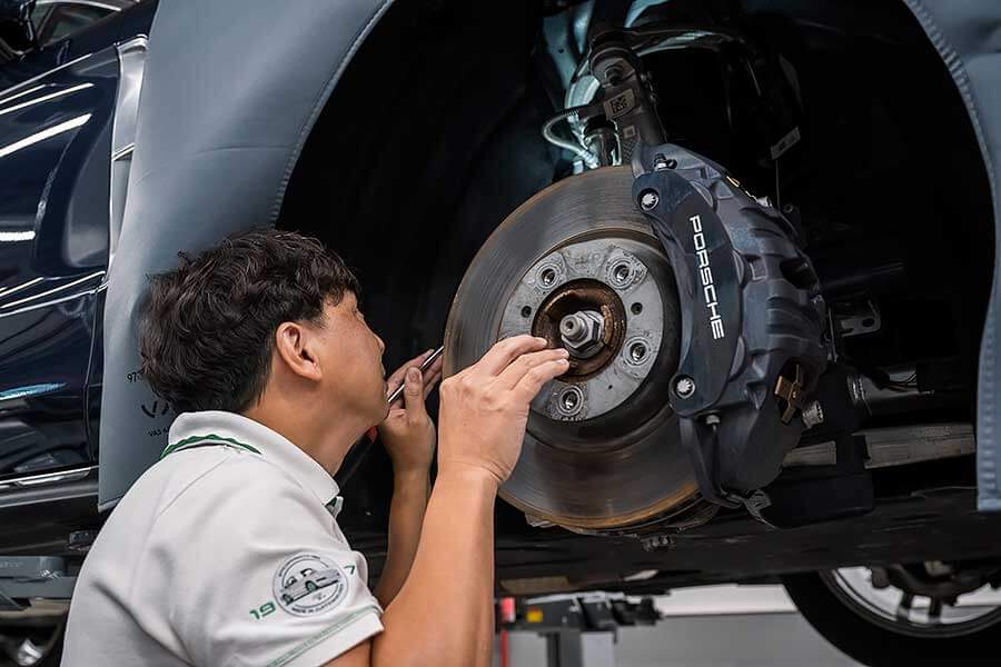 中古車是許多好漢的圓夢捷徑,只是這條路途有點混亂且充滿風險,想明則保身其實有方法。