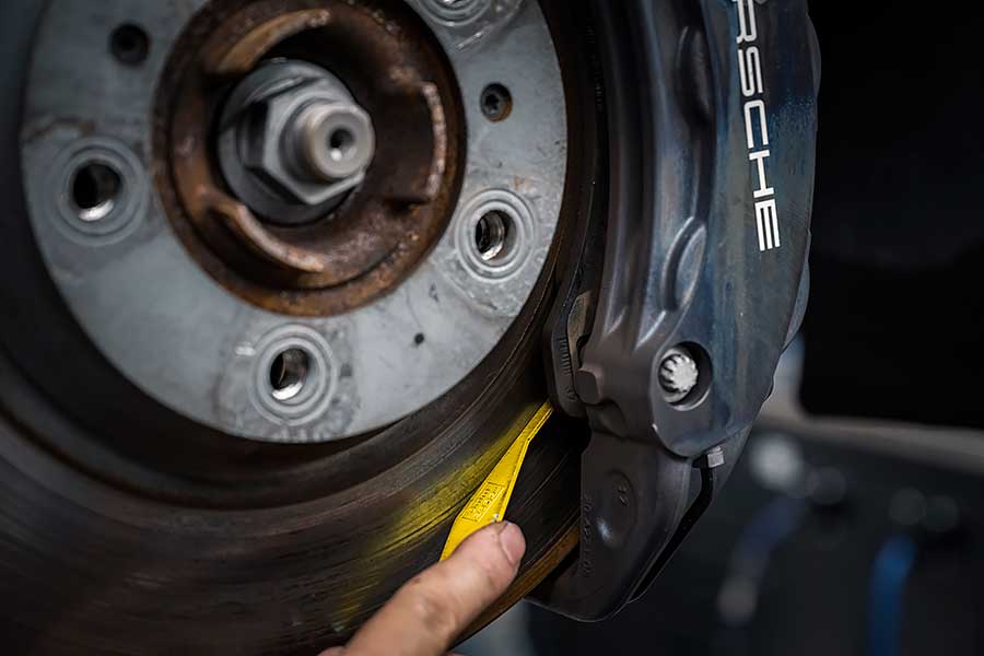 中古車是許多好漢的圓夢捷徑,只是這條路途有點混亂且充滿風險,想明則保身其實有方法。