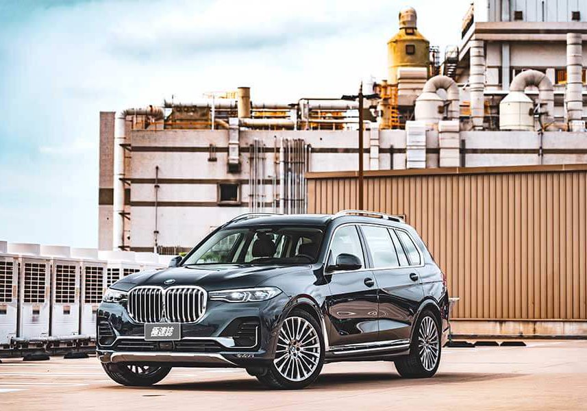 x7xdrive40i-10 它就是你印象中的那位鄰家大哥哥,擁有渾厚的胸膛及溫暖的心窩,還記得你曾許下嫁給它的承諾吧。