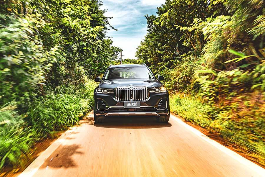 它就是你印象中的那位鄰家大哥哥,擁有渾厚的胸膛及溫暖的心窩,還記得你曾許下嫁給它的承諾吧。