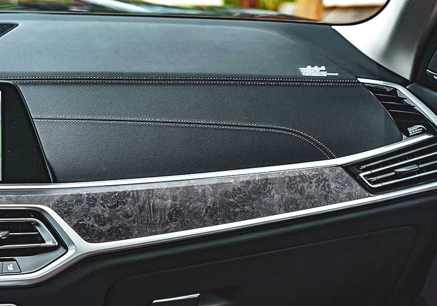 x7xdrive40i-20 它就是你印象中的那位鄰家大哥哥,擁有渾厚的胸膛及溫暖的心窩,還記得你曾許下嫁給它的承諾吧。