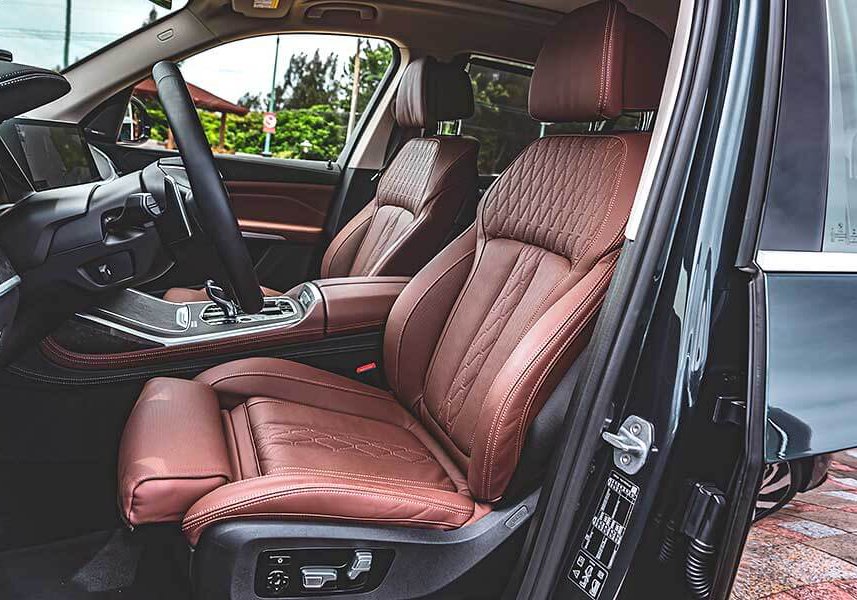 x7xdrive40i-22 它就是你印象中的那位鄰家大哥哥,擁有渾厚的胸膛及溫暖的心窩,還記得你曾許下嫁給它的承諾吧。