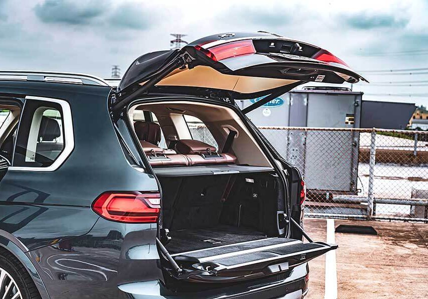 x7xdrive40i-28 它就是你印象中的那位鄰家大哥哥,擁有渾厚的胸膛及溫暖的心窩,還記得你曾許下嫁給它的承諾吧。