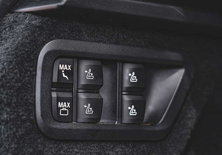 x7xdrive40i-29 它就是你印象中的那位鄰家大哥哥,擁有渾厚的胸膛及溫暖的心窩,還記得你曾許下嫁給它的承諾吧。