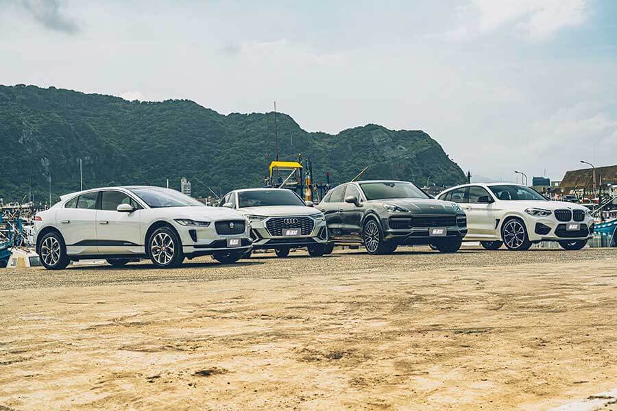 各位先生女士,耀眼奪目的2020金旅獎最佳休旅車即將揭幕,歡迎大家蒞臨極速誌頒獎典禮。