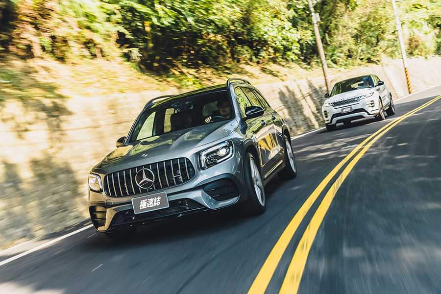 各位先生女士,耀眼奪目的2020金旅獎最佳休旅車即將揭幕,歡迎大家蒞臨極速誌頒獎典禮。