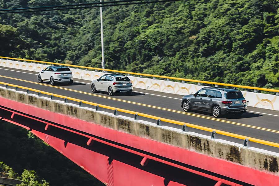 各位先生女士,耀眼奪目的2020金旅獎最佳休旅車即將揭幕,歡迎大家蒞臨極速誌頒獎典禮。