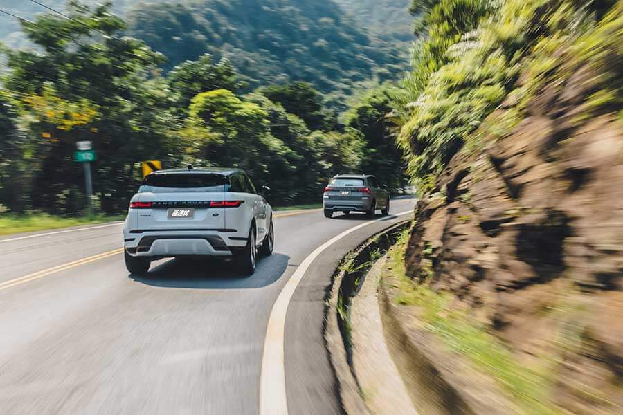 各位先生女士,耀眼奪目的2020金旅獎最佳休旅車即將揭幕,歡迎大家蒞臨極速誌頒獎典禮。