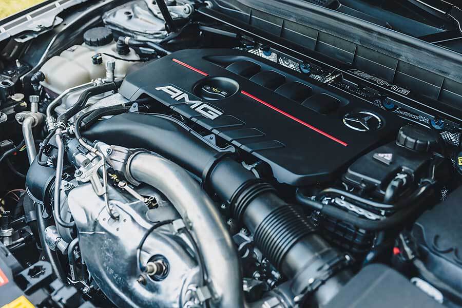 各位先生女士,耀眼奪目的2020金旅獎最佳休旅車即將揭幕,歡迎大家蒞臨極速誌頒獎典禮。