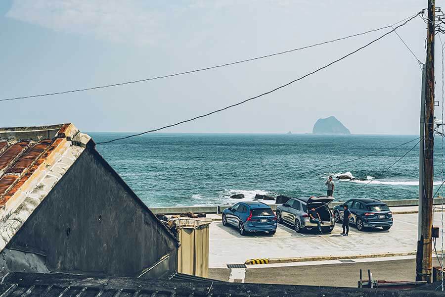 各位先生女士,耀眼奪目的2020金旅獎最佳休旅車即將揭幕,歡迎大家蒞臨極速誌頒獎典禮。