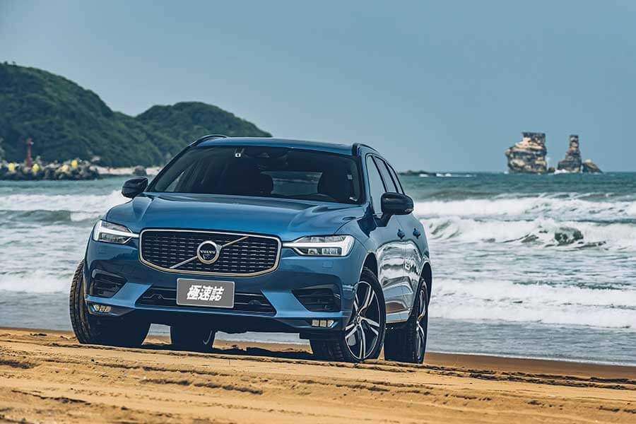 各位先生女士,耀眼奪目的2020金旅獎最佳休旅車即將揭幕,歡迎大家蒞臨極速誌頒獎典禮。