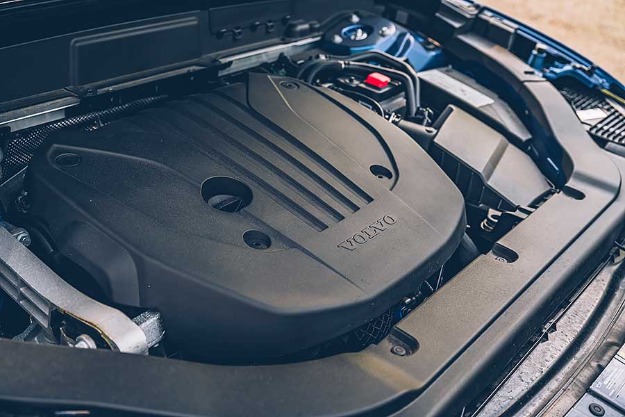 各位先生女士,耀眼奪目的2020金旅獎最佳休旅車即將揭幕,歡迎大家蒞臨極速誌頒獎典禮。