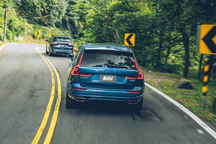 各位先生女士,耀眼奪目的2020金旅獎最佳休旅車即將揭幕,歡迎大家蒞臨極速誌頒獎典禮。