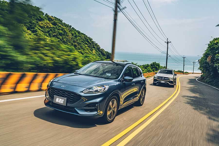 各位先生女士,耀眼奪目的2020金旅獎最佳休旅車即將揭幕,歡迎大家蒞臨極速誌頒獎典禮。