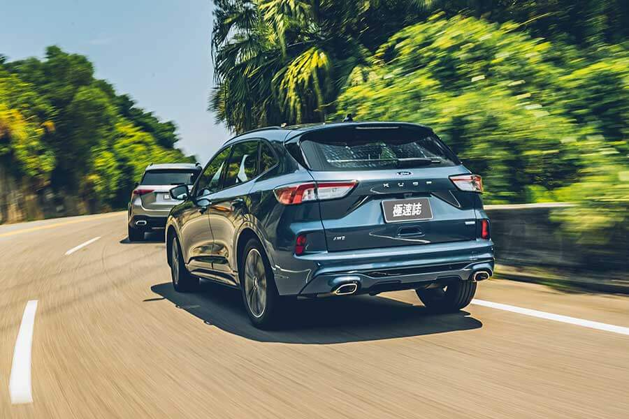 各位先生女士,耀眼奪目的2020金旅獎最佳休旅車即將揭幕,歡迎大家蒞臨極速誌頒獎典禮。