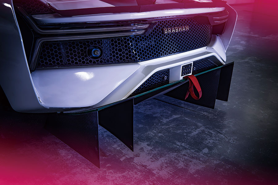 裝有翻滾保護架的掀背跑車?呸!麥拉倫Senna GTR對伯拉漢BT62才配稱至高無上的賽道玩意!