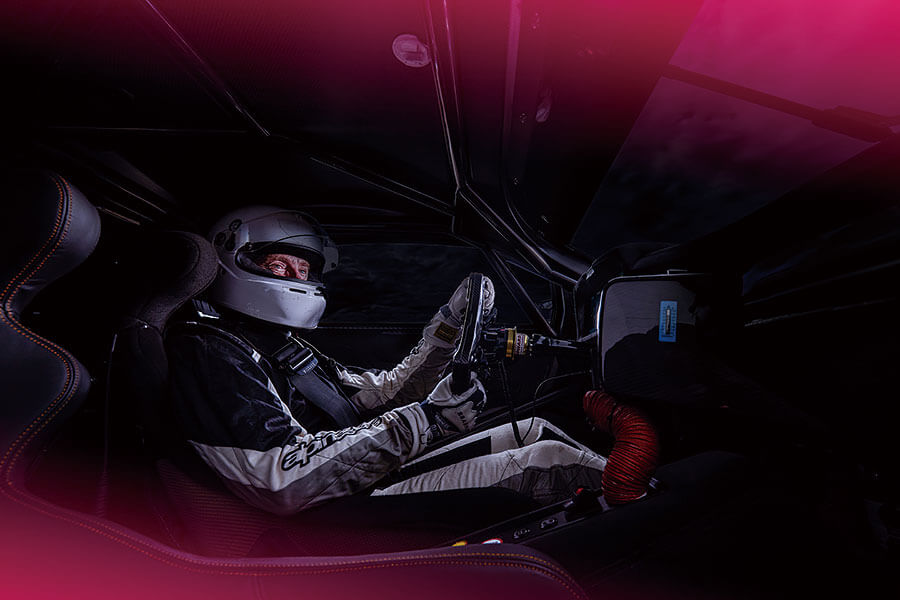 裝有翻滾保護架的掀背跑車?呸!麥拉倫Senna GTR對伯拉漢BT62才配稱至高無上的賽道玩意!