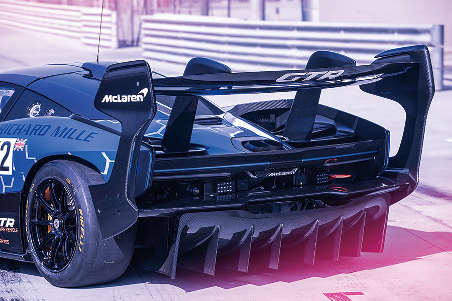 裝有翻滾保護架的掀背跑車?呸!麥拉倫Senna GTR對伯拉漢BT62才配稱至高無上的賽道玩意!