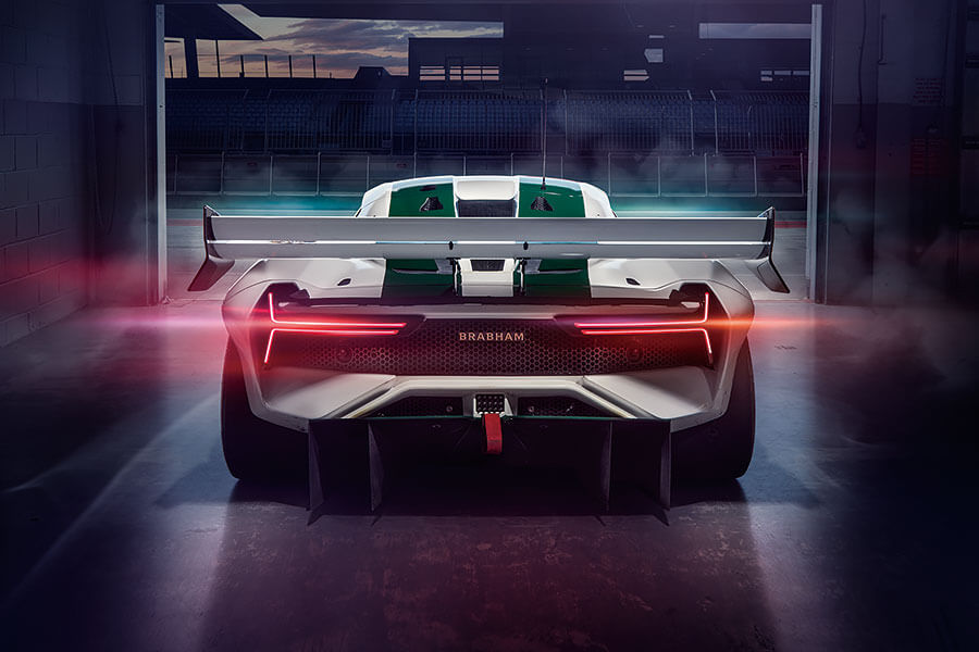 裝有翻滾保護架的掀背跑車?呸!麥拉倫Senna GTR對伯拉漢BT62才配稱至高無上的賽道玩意!