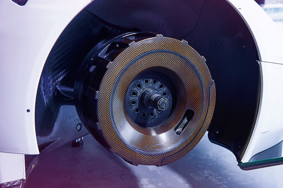 裝有翻滾保護架的掀背跑車?呸!麥拉倫Senna GTR對伯拉漢BT62才配稱至高無上的賽道玩意!