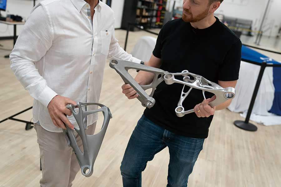 有請Czinger 21C,一種為遠大目標鋪路的前所未有元素,一場製造革命於此萌芽。