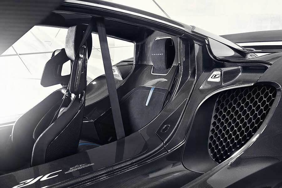 有請Czinger 21C,一種為遠大目標鋪路的前所未有元素,一場製造革命於此萌芽。