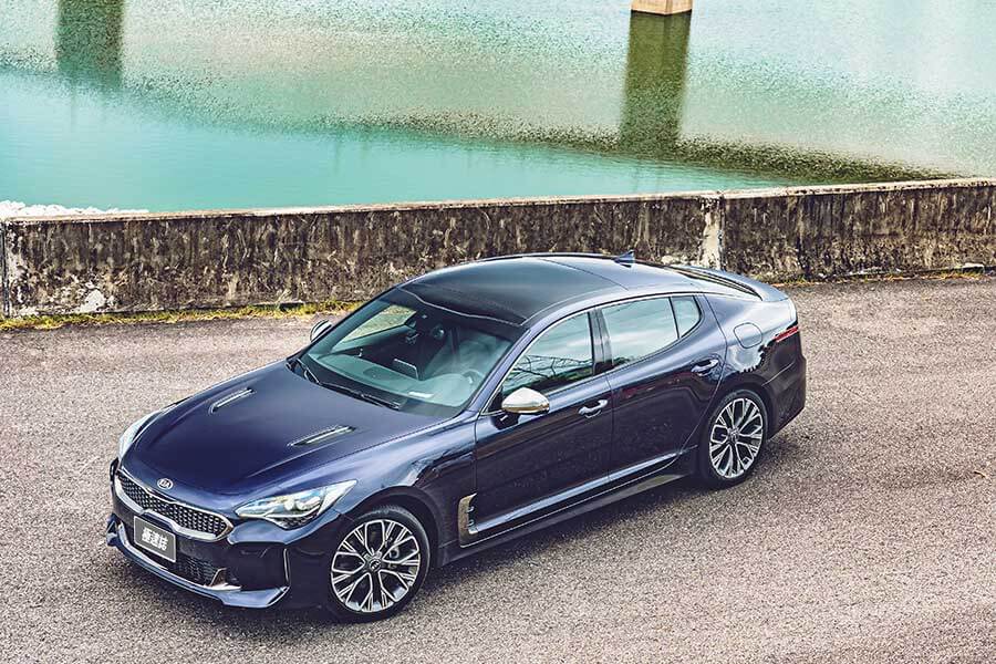 dailypower-97 潛力很玄妙,例如在菜市場抱著兩個孫子還可以伸手掏錢拿菜同時多討兩把蔥一包蒜,一轉頭再跟隔壁鄰居吵架當閒聊的祖父母,平凡卻身懷絕技。