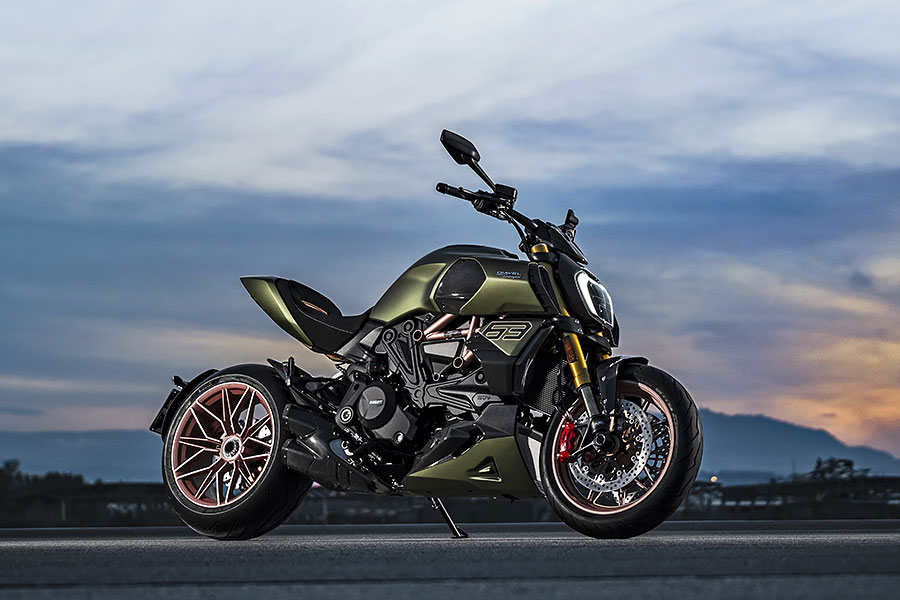 Lamborghini Sián Coupe和Roadster發表完就沒招了嗎?那就用杜卡迪出個雙輪版本吧!