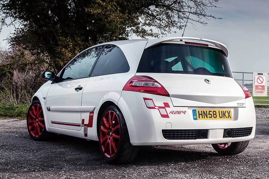 上乘掀背跑車是很難擊敗的對手，邪惡的掀背跑車比之更甚。