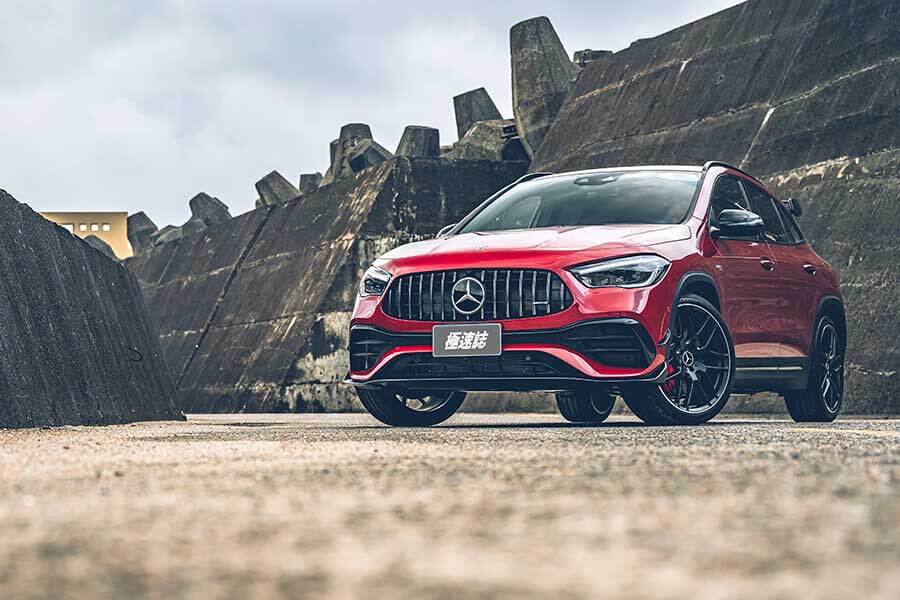 在生物學的角度來說,變態指的是成長過程中一種巨大並導致結果完全不同的變化。