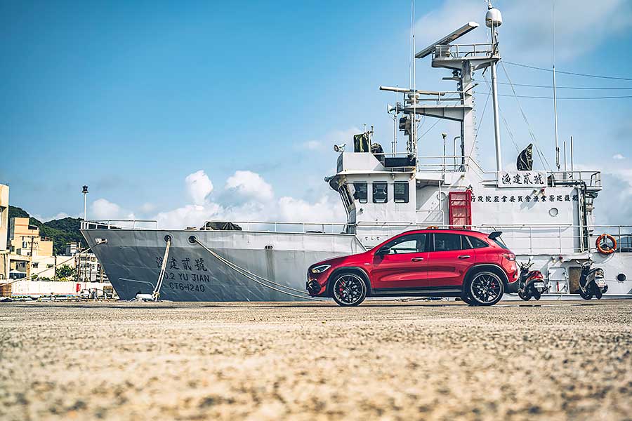 在生物學的角度來說,變態指的是成長過程中一種巨大並導致結果完全不同的變化。