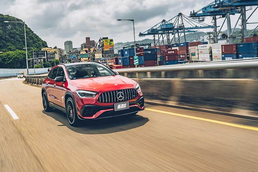 gla45s-16 在生物學的角度來說,變態指的是成長過程中一種巨大並導致結果完全不同的變化。