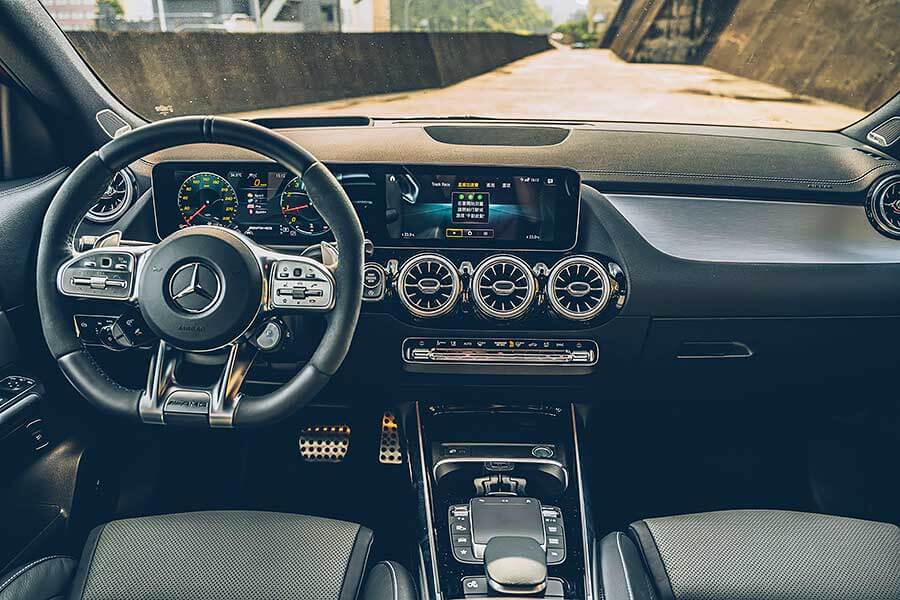 gla45s-24 在生物學的角度來說,變態指的是成長過程中一種巨大並導致結果完全不同的變化。