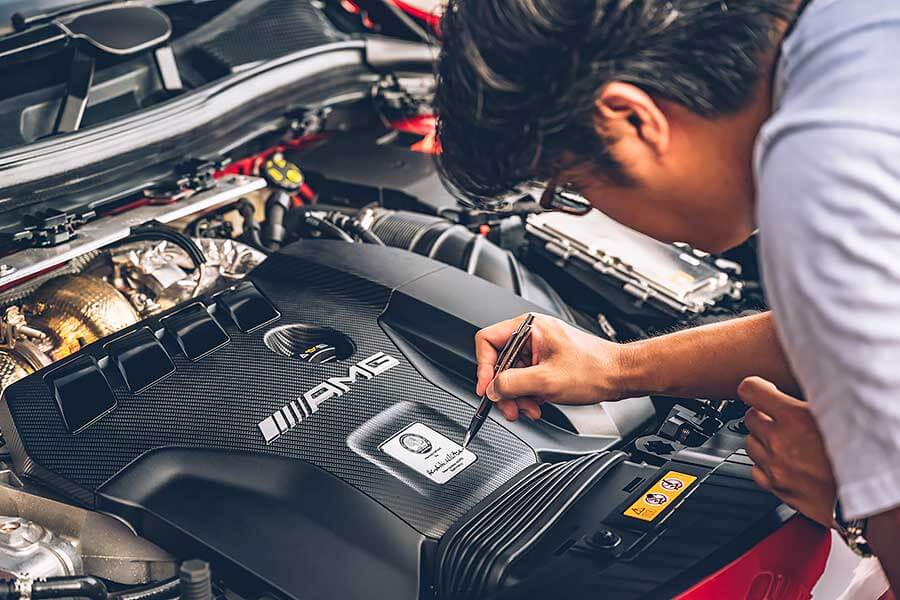 在生物學的角度來說,變態指的是成長過程中一種巨大並導致結果完全不同的變化。