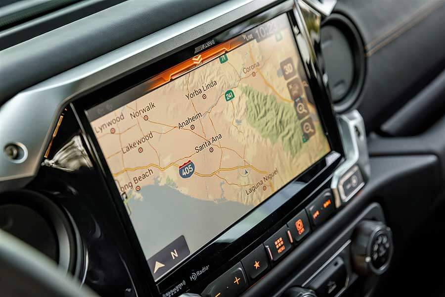 在這動盪又無常的2020,想要安全下莊最好還是找台六輪坦克比較保險。