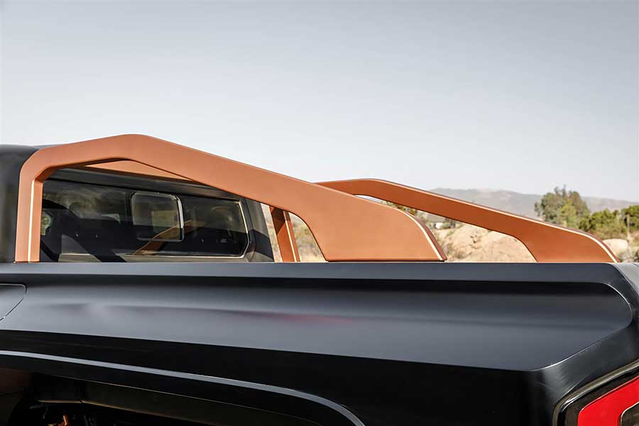 在這動盪又無常的2020,想要安全下莊最好還是找台六輪坦克比較保險。