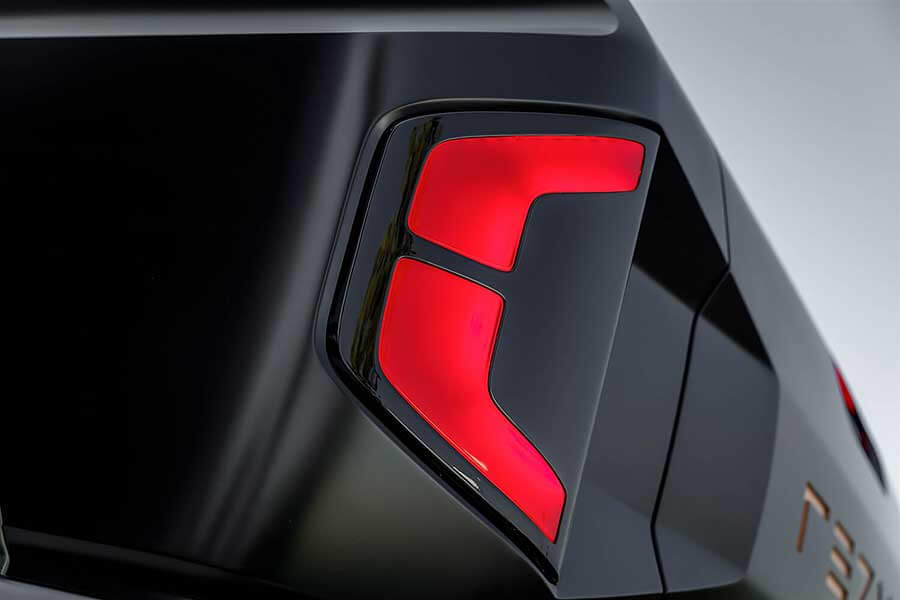 在這動盪又無常的2020,想要安全下莊最好還是找台六輪坦克比較保險。