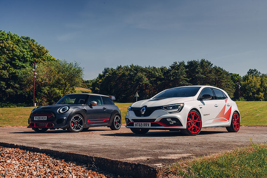 我輩已經確定這是十分認真的升級套裝,但一本正經的新型Mini GP能夠痛宰一部紫色藍寶嗎?