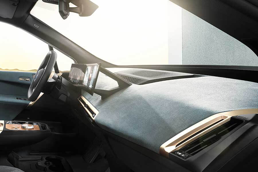 走完量產前的最後一哩路，寶馬的全新未來就從BMW iX展開。