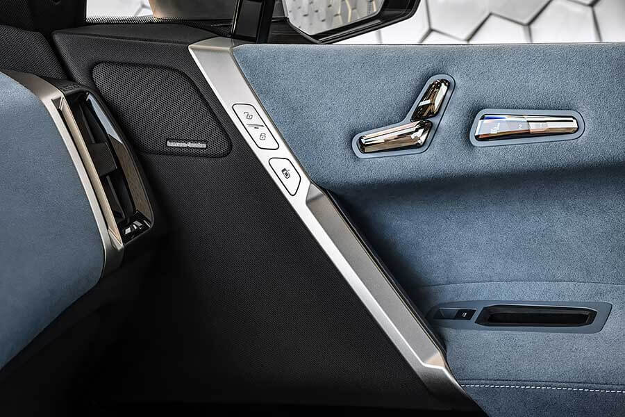 走完量產前的最後一哩路，寶馬的全新未來就從BMW iX展開。