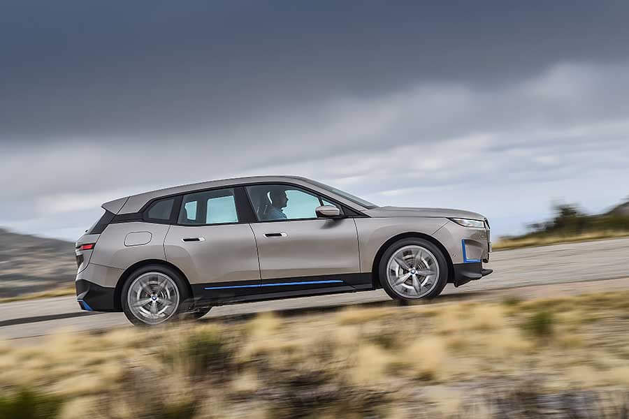 走完量產前的最後一哩路，寶馬的全新未來就從BMW iX展開。