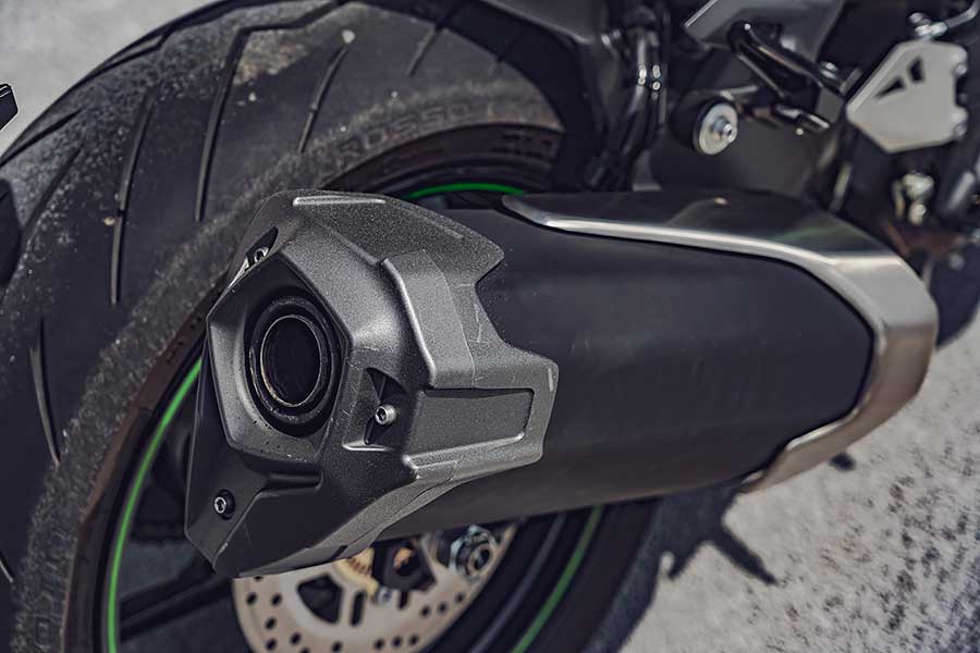 TG本日慕名兩大川崎名角而來,一部能順風隨行遨遊四海的公升忍者,另號人物則是身肩經典Z字號擔任頭號性能一哥Z H2,上看二百匹的機械公敵及什麼都恰到好處的跑旅銘機能造出怎麼樣的火花呢,雙方又會激出什麼樣的意想不到哩~