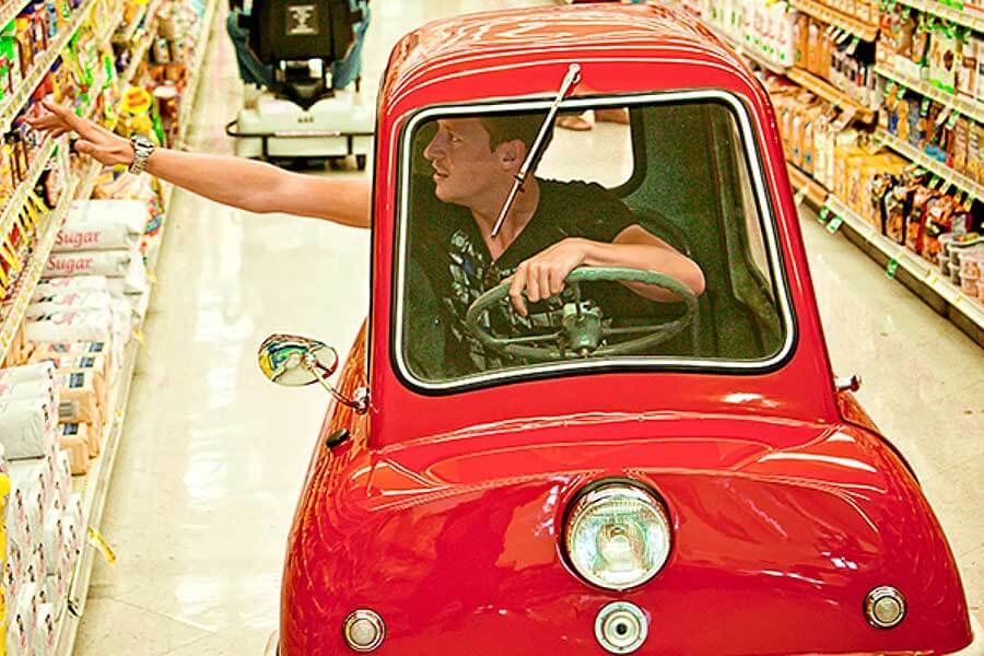 全球武漢肺炎疫情一波未平一波又起,想要和其他人保持安全社交距離,最好的方法就是……