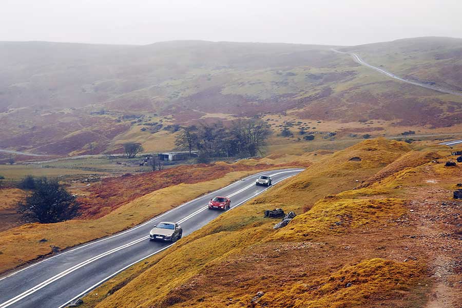 新版捷豹F-Type和蓮花Evora下山挑戰保時捷入門911,英國陣營力能勝任乎?