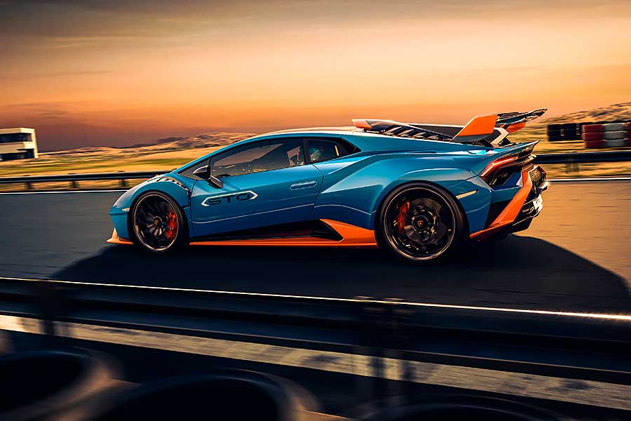 既然都已經用大牛出了終極賽道兵器,那麼小牛又有什麼理由何樂而不為呢?