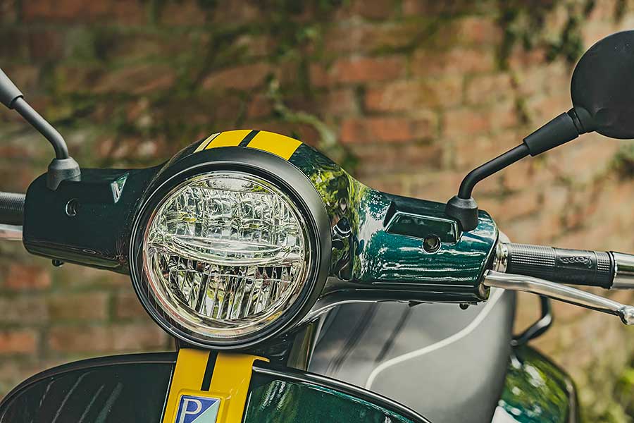 supercub>s300-39 過去的屁孩,現在進行式的大叔,生長在7.80年代的我們很幸運,除了能體會時代的轉變,更經歷過所謂二輪工業時代的蛻變期;今天就請來貳位年近四十的大叔來天橋底下說書,說的並非是人生常態大道理,而是從小到大對於兩顆輪子跑的國民機動車回憶與迷戀