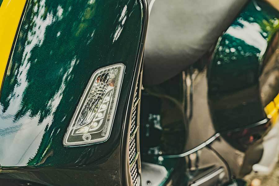 supercub>s300-40 過去的屁孩,現在進行式的大叔,生長在7.80年代的我們很幸運,除了能體會時代的轉變,更經歷過所謂二輪工業時代的蛻變期;今天就請來貳位年近四十的大叔來天橋底下說書,說的並非是人生常態大道理,而是從小到大對於兩顆輪子跑的國民機動車回憶與迷戀