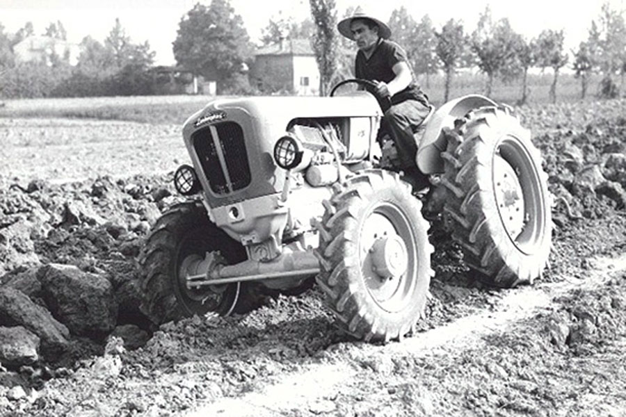 過去常聽老一輩人談論起耕牛對農業社會的貢獻,結果沒想到義大利蠻牛Lamborghini過去還真是靠耕田起家的。