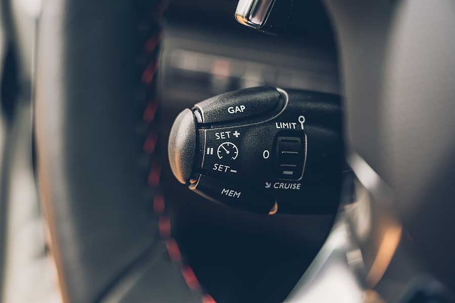 一身征服各大山區的好武藝,配上滿滿的誠意配備加上相當靓眼的顏值,稀有度及獨特性都達到滿點,讓人直覺貴一些又何妨?