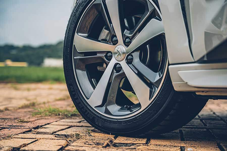 一身征服各大山區的好武藝,配上滿滿的誠意配備加上相當靓眼的顏值,稀有度及獨特性都達到滿點,讓人直覺貴一些又何妨?